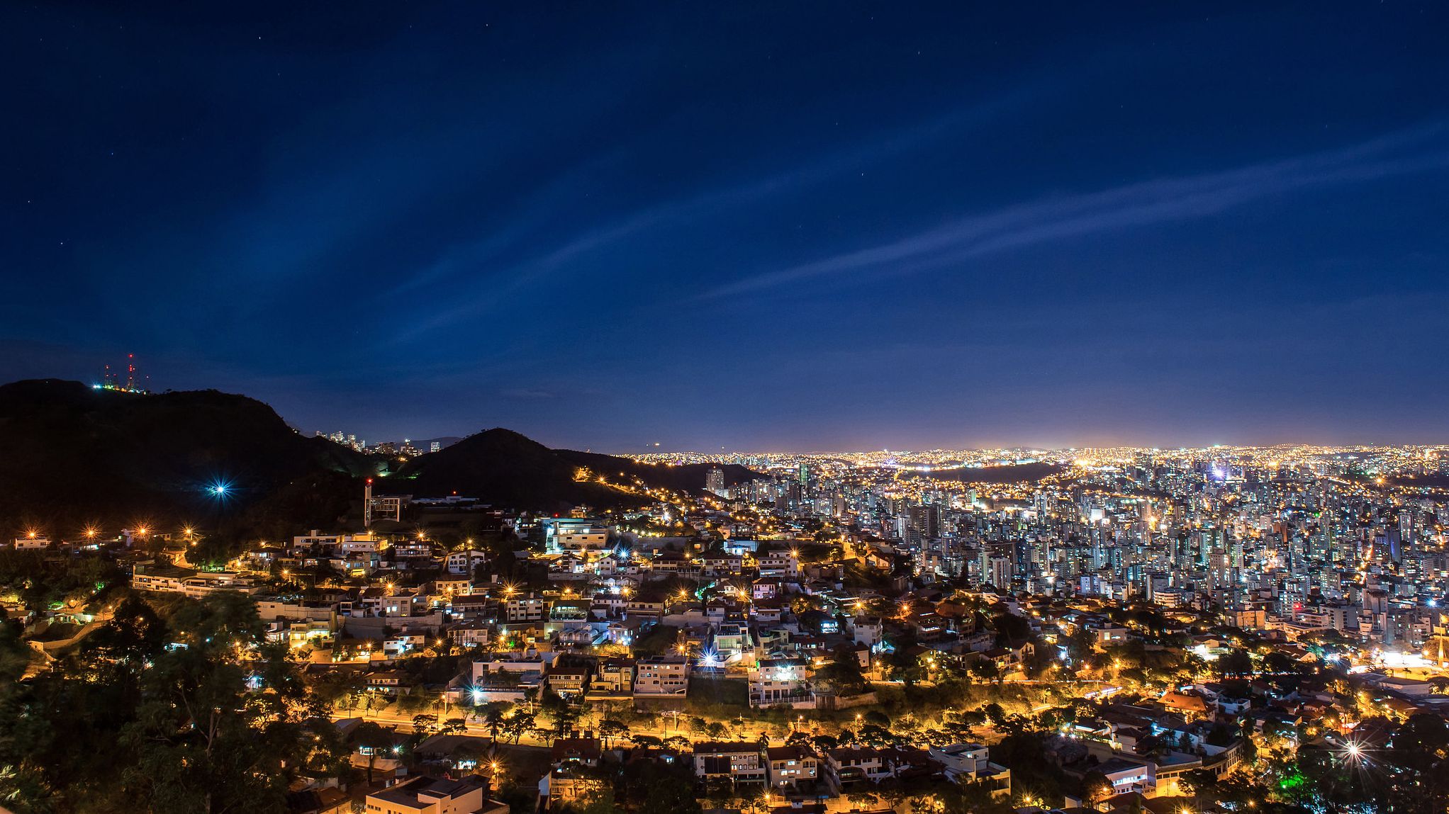 Vista noturna de Belo Horizonte: capital mineira teve inflação acumulada de 8,55% em 12 meses até agosto.