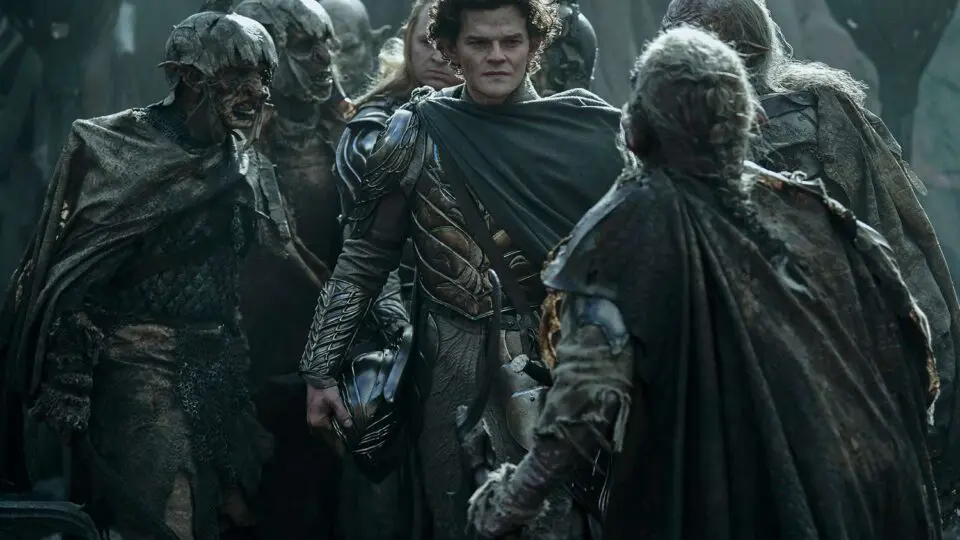 O ator Robert Aramayo no papel de Elrond na série "O Senhor dos Anéis - Anéis de Poder", da Amazon Prime Video