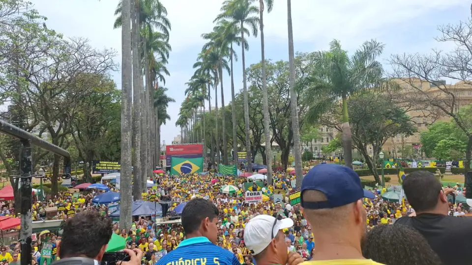 Protesto na Praça da Liberdade