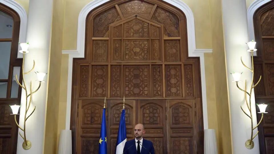 França pede que Israel evite realizar incursão terrestre no Líbano