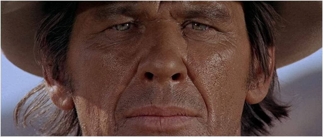 Charles Bronson na pele de Harmonica, seu personagem em “Era uma Vez no Oeste”