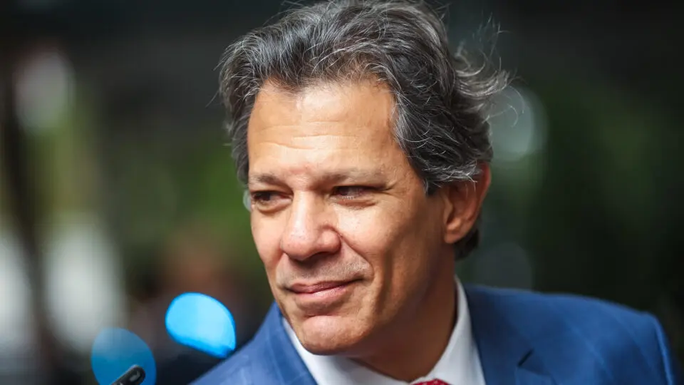 "Precipitada" e "inconsistente": como economistas reagiram à melhora da nota do Brasil
