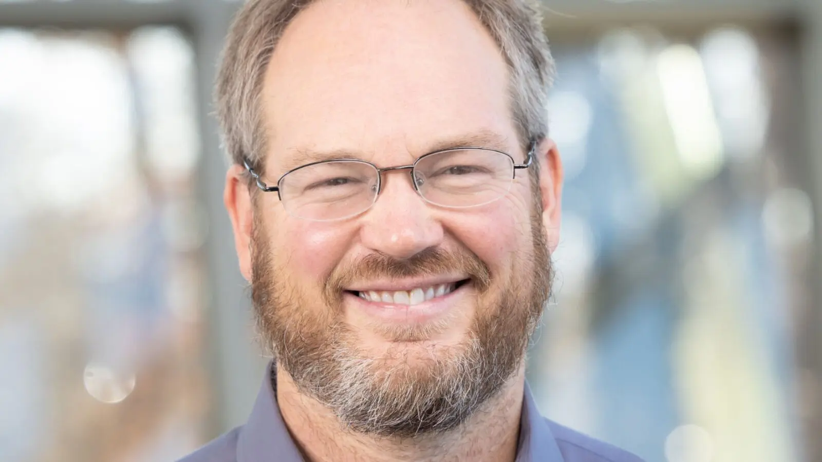 Tom Corcoran: modernização para revitalizar paróquias