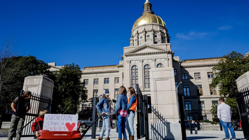 Suprema Corte da Geórgia, nos EUA, restaura proibição do aborto após 6ª semana de gestação Suprema Corte da Geórgia, nos EUA, proíbe aborto após seis semanas de gestação