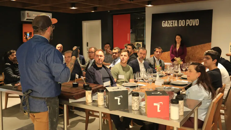 O mestre churrasqueiro Ale Mocellim comandou o workshop de carnes premium.