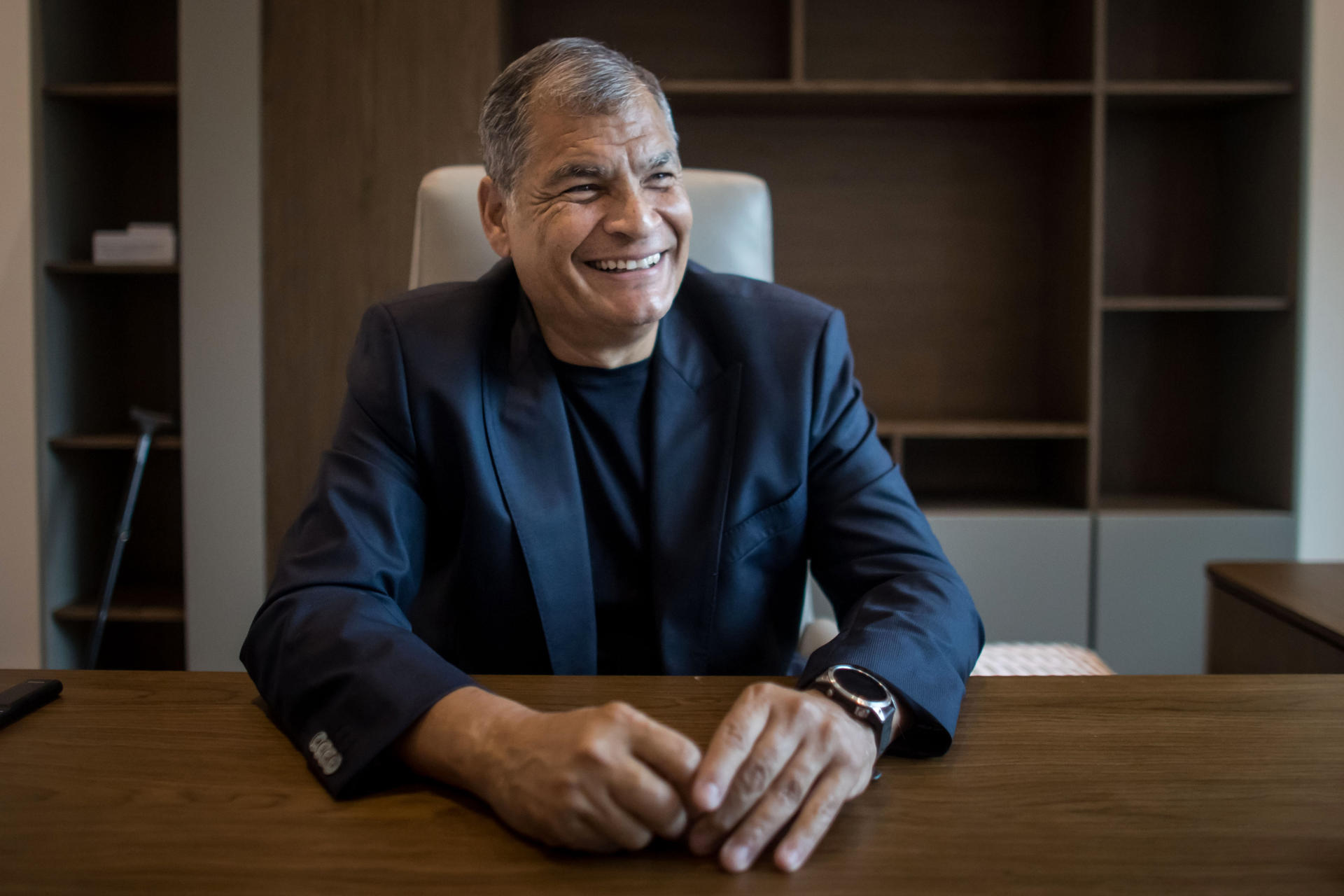 O ex-presidente do Equador Rafael Correa (2007-2017) fala durante entrevista à Agência EFE em junho deste ano