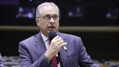 Carlos Zarattini