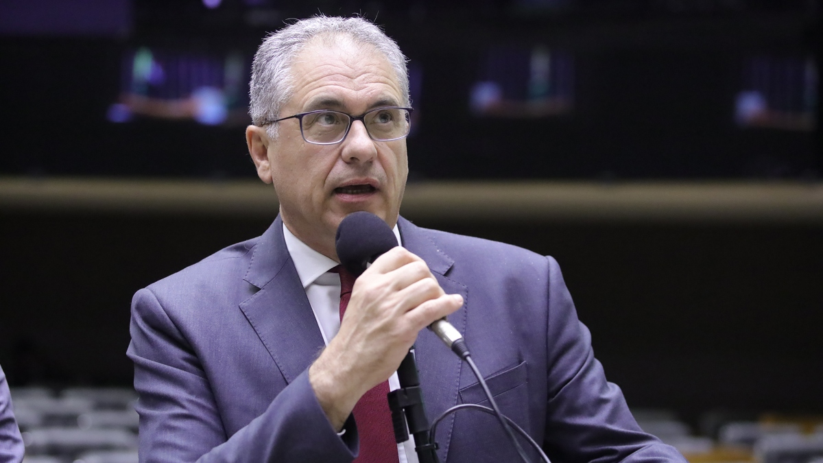 Zarattini diz que PT e governo não tem problemas ideológicos com Israel, como dito pelo ministro da Defesa.