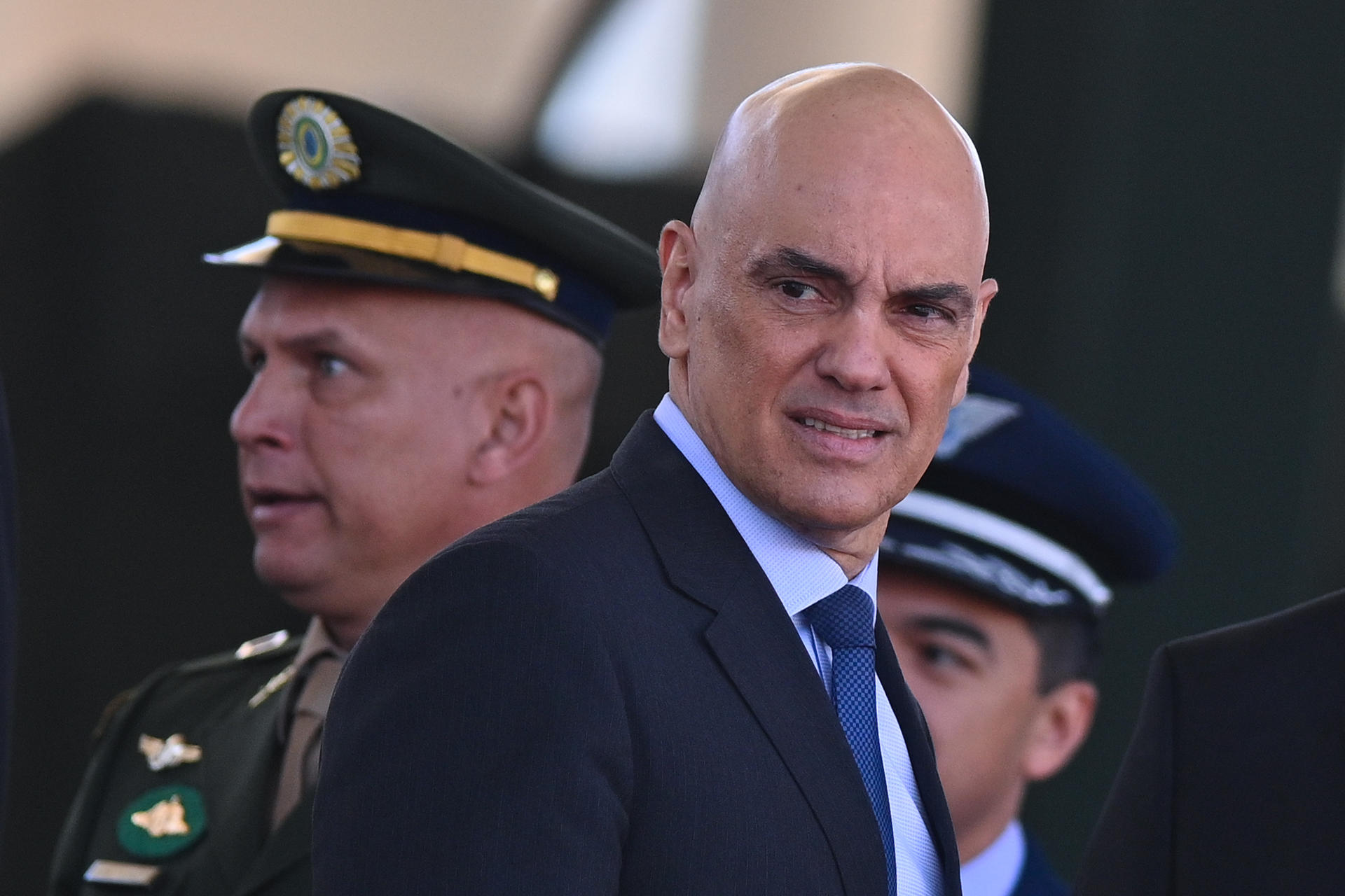 Acesso à rede social X no Brasil caiu apenas 10% no período da censura imposta por Alexandre de Moraes, mostra levantamento com base em geolocalização.