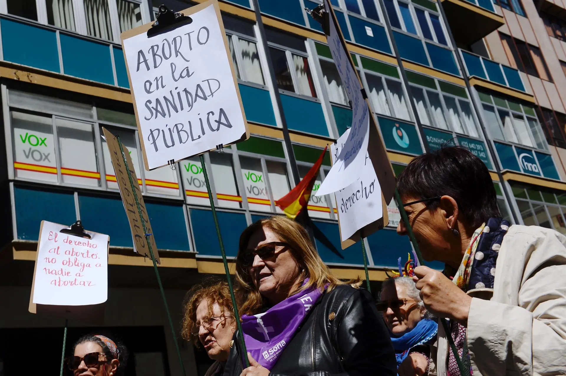 Manifestantes em Valladolid exigem aborto "seguro e gratuito": mais de 100 mil abortos foram realizados na Espanha em 2023