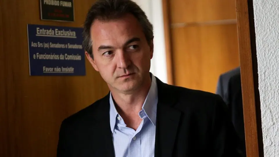 Grupo J&F, dos irmãos Batista, assina transferência da Amazonas Energia