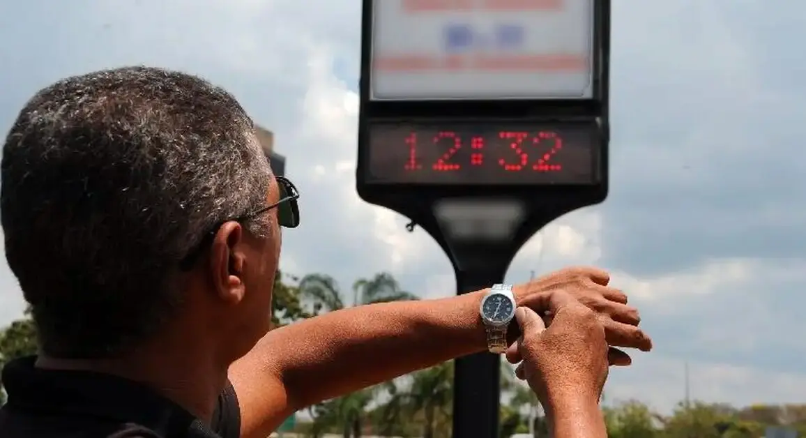 Caso seja retomado, o horário de verão só entrará em vigor em novembro.