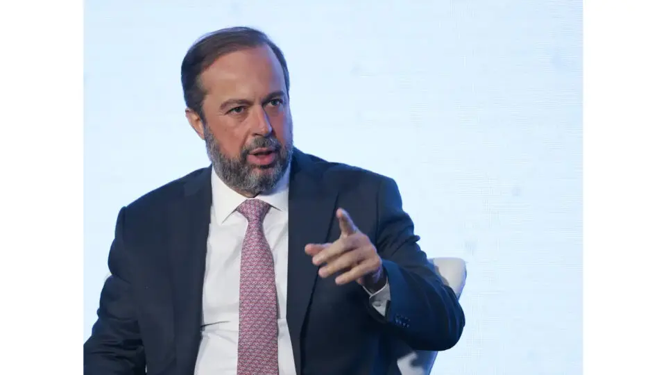 Para Alexandre Silveira, a decisão da Enel de automatizar e modernizar o parque de distribuição para diminuir o número de funcionários “beirou a burrice”.