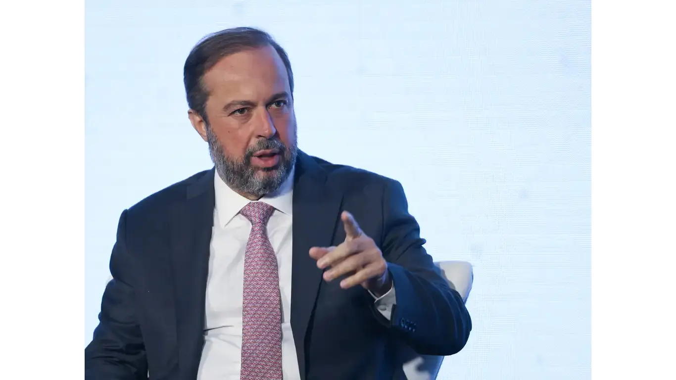 Para Alexandre Silveira, a decisão da Enel de automatizar e modernizar o parque de distribuição para diminuir o número de funcionários “beirou a burrice”.