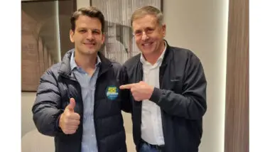 "É um momento de superarmos as diferenças e olharmos para o que importa, o futuro de Curitiba", disse Luizão Goulart, ao declarar apoio a Eduardo Pimentel.