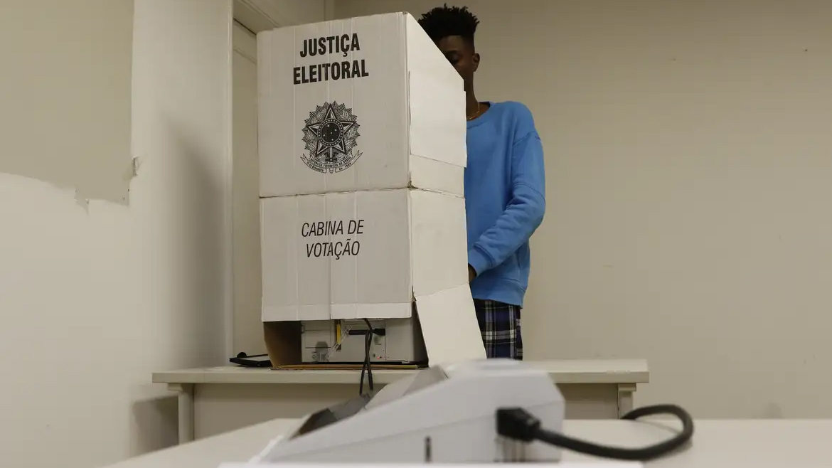 Segundo turno das eleições de 2024 ocorre em 27 de outubro.