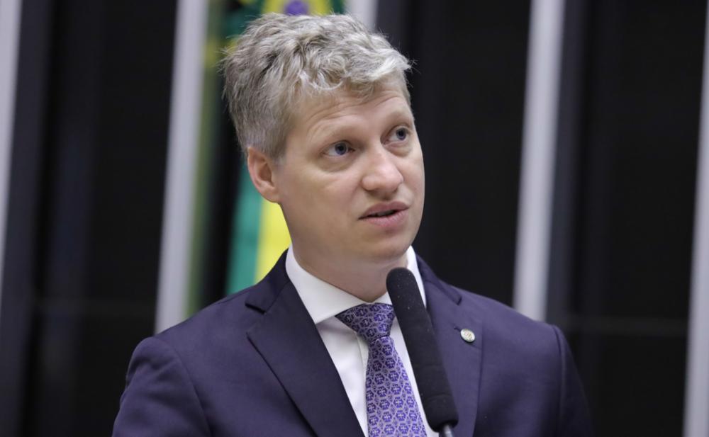 Michael Shellenberger explica a ligação entre a investigação do STF contra o deputado Marcel van Hattem e estranhos acontecimentos nos EUA.