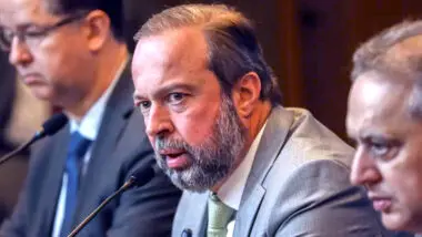 Enel vai cumprir prazo, diz ministro.