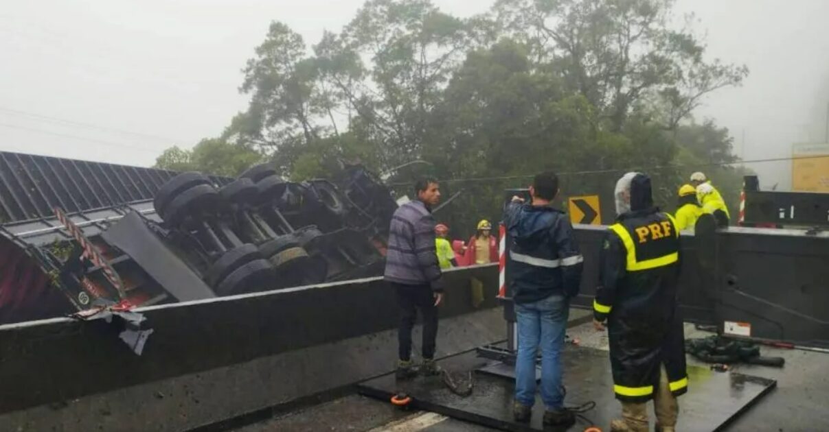 Acidente grave foi registrado na BR-376, no fim deste domingo (20).