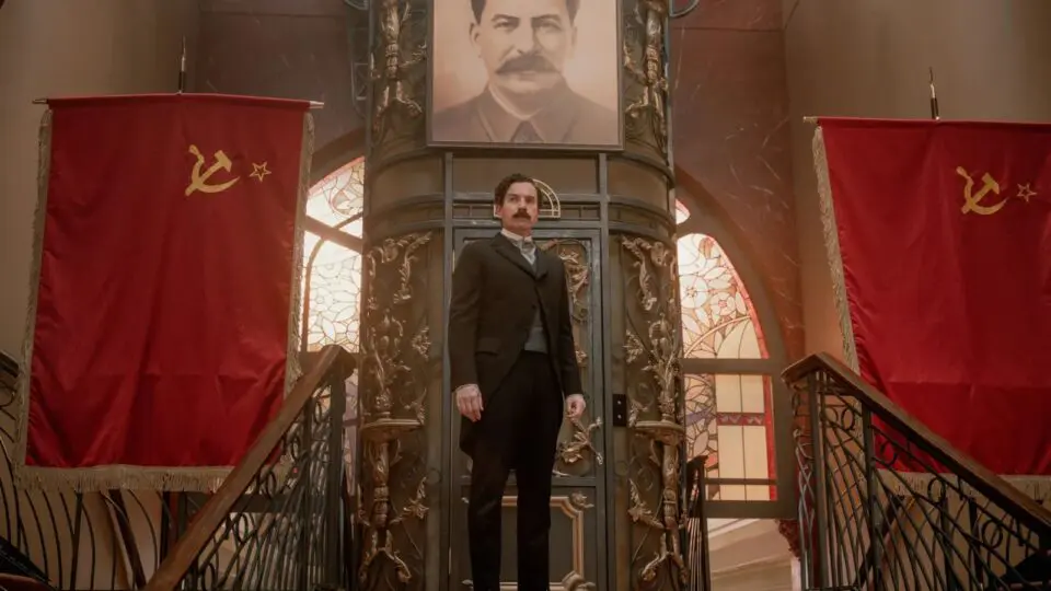 Cena da série "Um Cavalheiro em Moscou", da Paramount Plus: vislumbre do terror da União Soviética