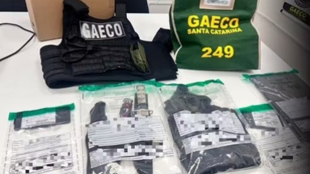 Entre os presos está um militar da ativa do Exército que participaria de encontros neonazistas.