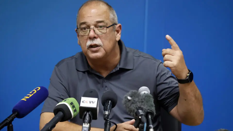 Ministro cubano chama pessoas que protestaram contra apagão na ilha de “covardes”