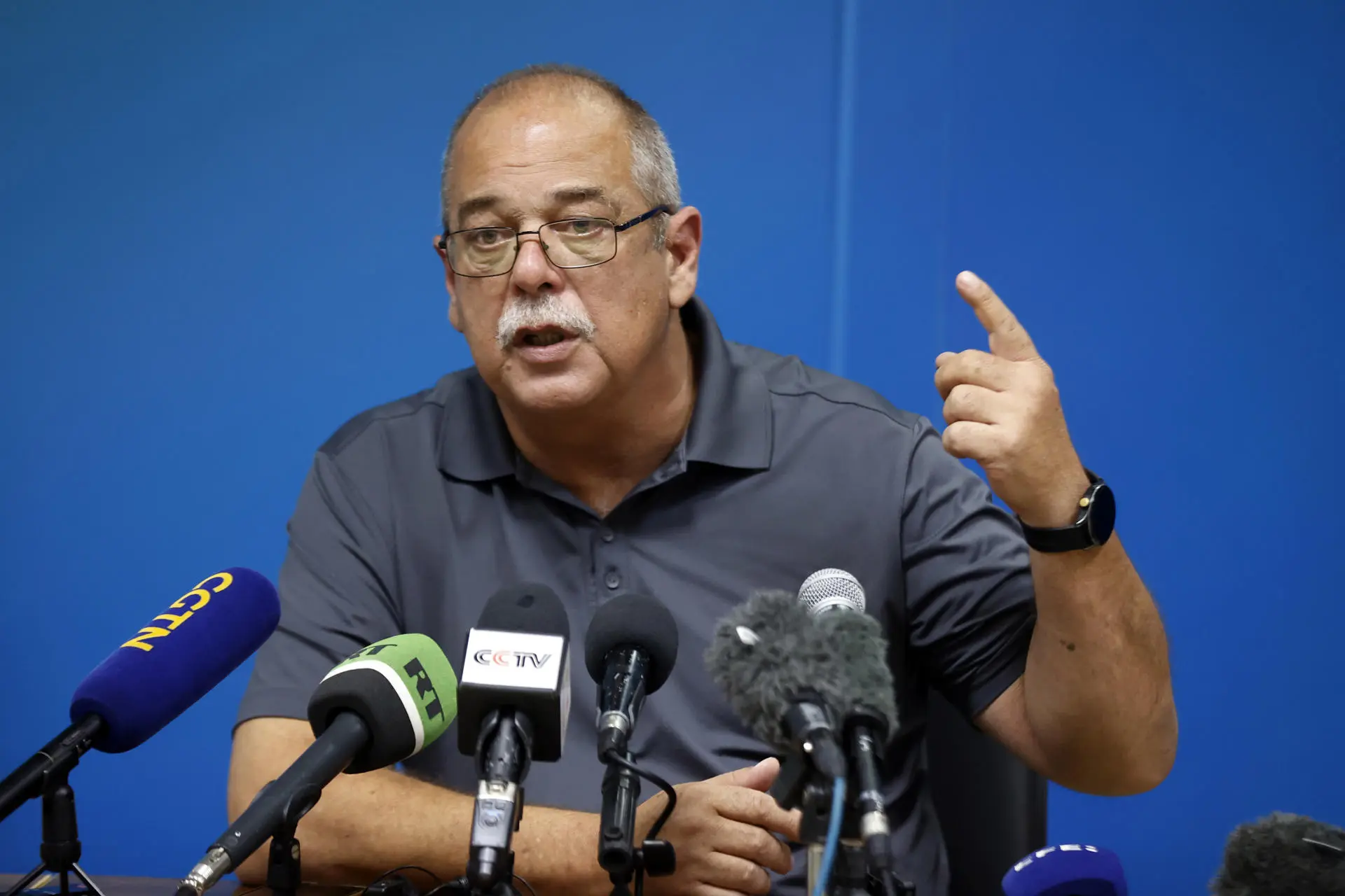 Ministro cubano chama pessoas que protestaram contra apagão na ilha de “covardes”