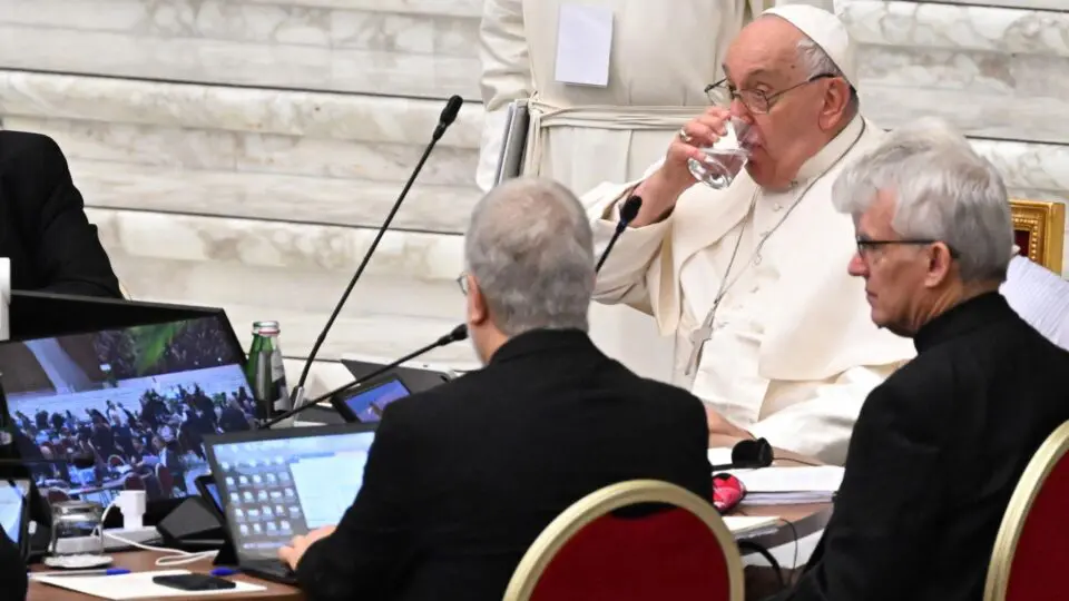 Papa Francisco participa de sessão do Sínodo sobre a Sinodalidade.