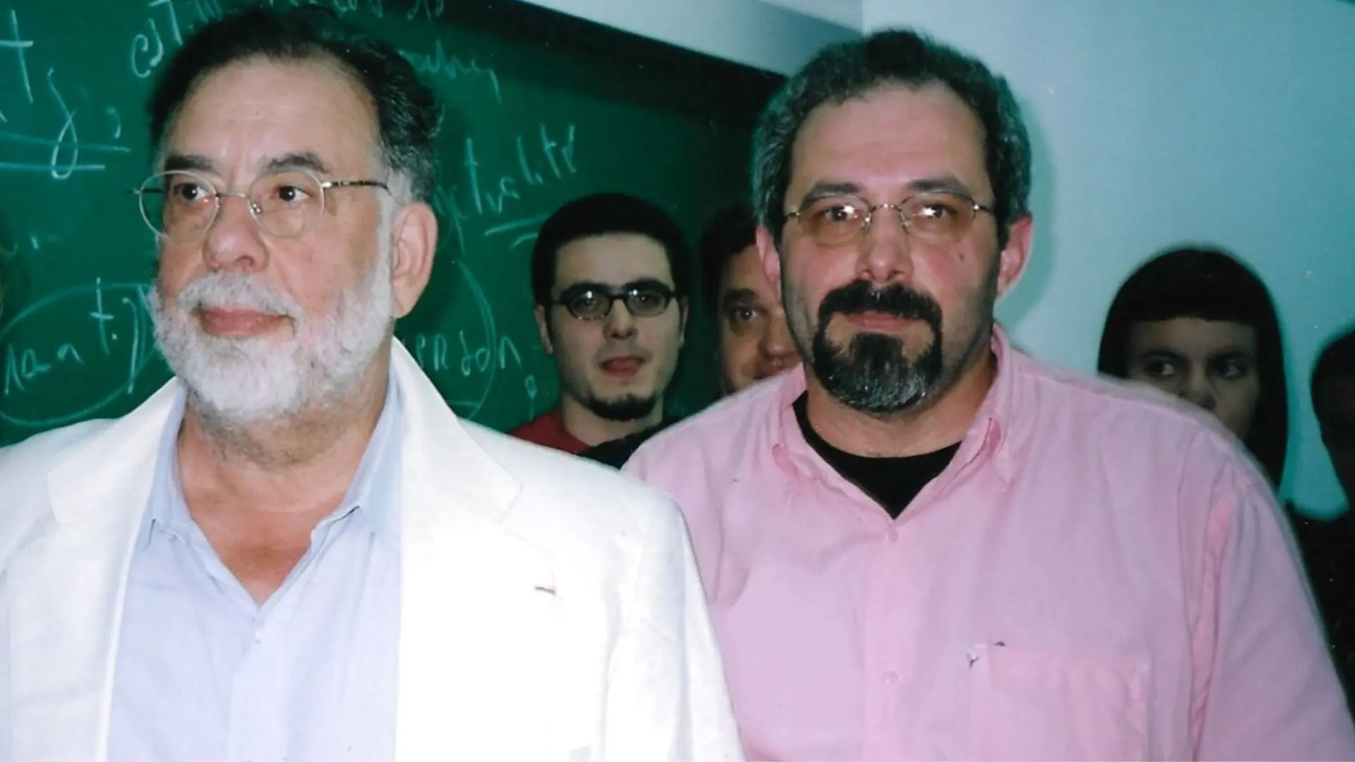 Coppola e o jornalista Marden Machado durante encontro na Universidade Tuiuti do Paraná