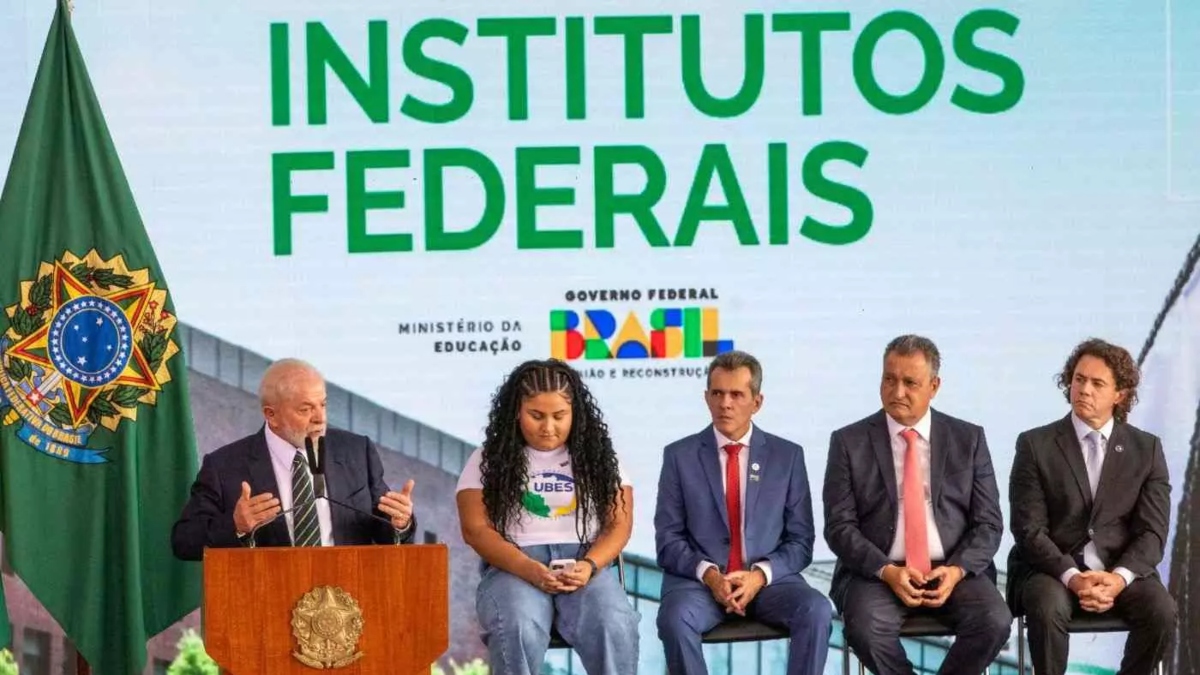 Lula repete constantemente que uma das prioridades do governo é investir em novos institutos federais.