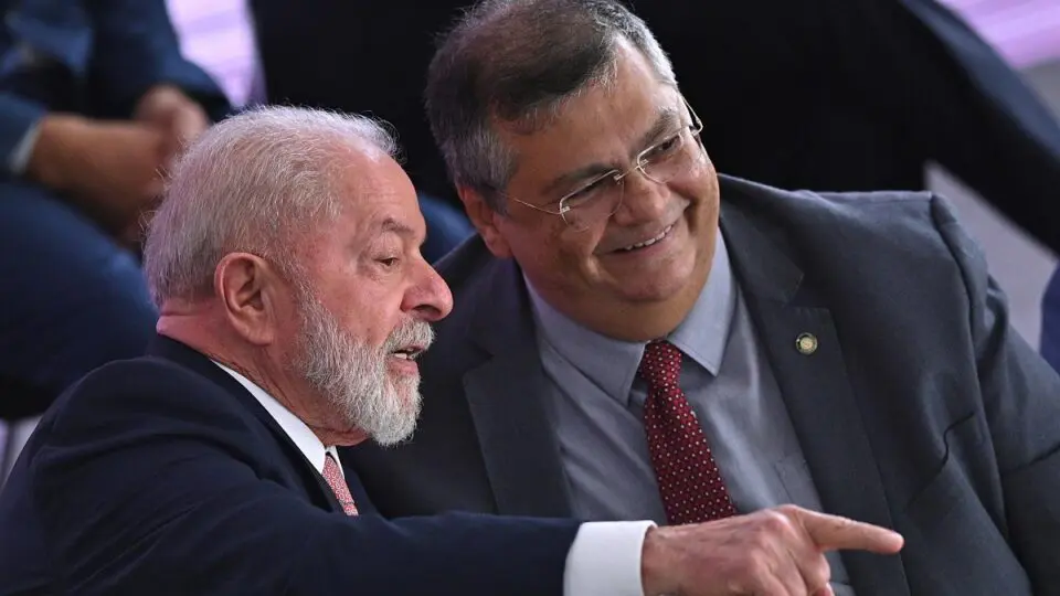 Congresso pressionado por aliança entre STF e Executivo nas emendas