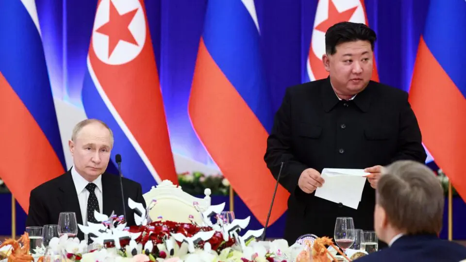 Colaborando com a Rússia, Coreia do Norte está expandindo importante fábrica de mísseis do país