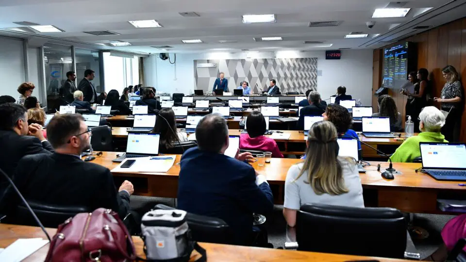 CCJ do Senado aprovou plano de trabalho para regulamentação da reforma tributária.