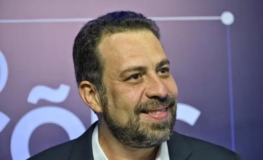 Guilherme Boulos (Psol) se consolida como possível substituto de Lula (PT).