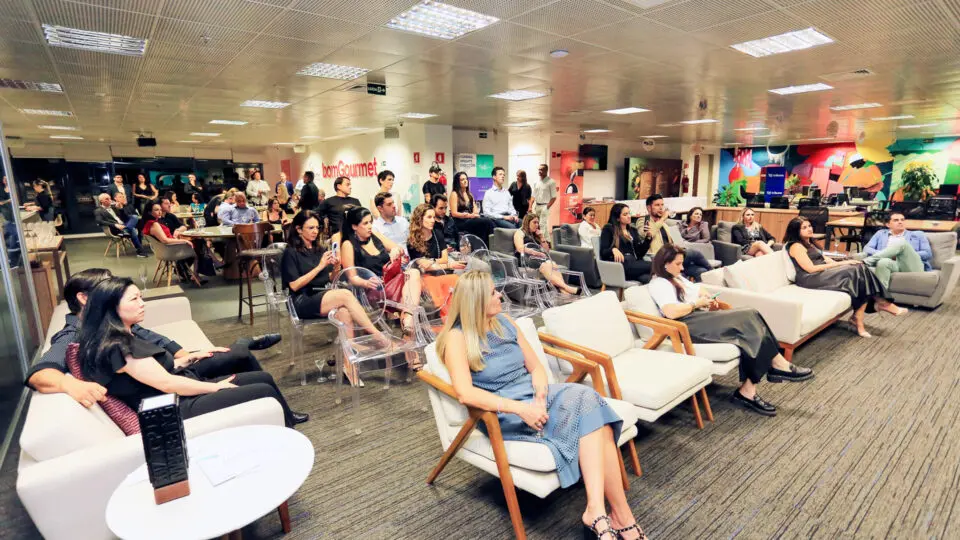 Cerca de 50 profissionais participaram do evento em celebração ao Dia do Dentista.
