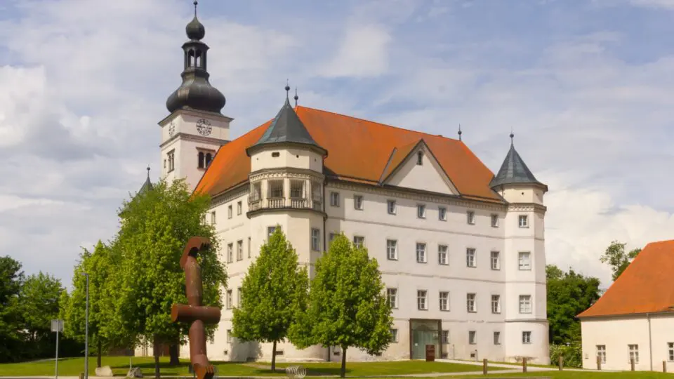 Castelo Hartheim foi usado para um centro de eugenia e eutanásia dos nazistas, um prelúdio e treinamento do que aconteceria nos campos de concentração.