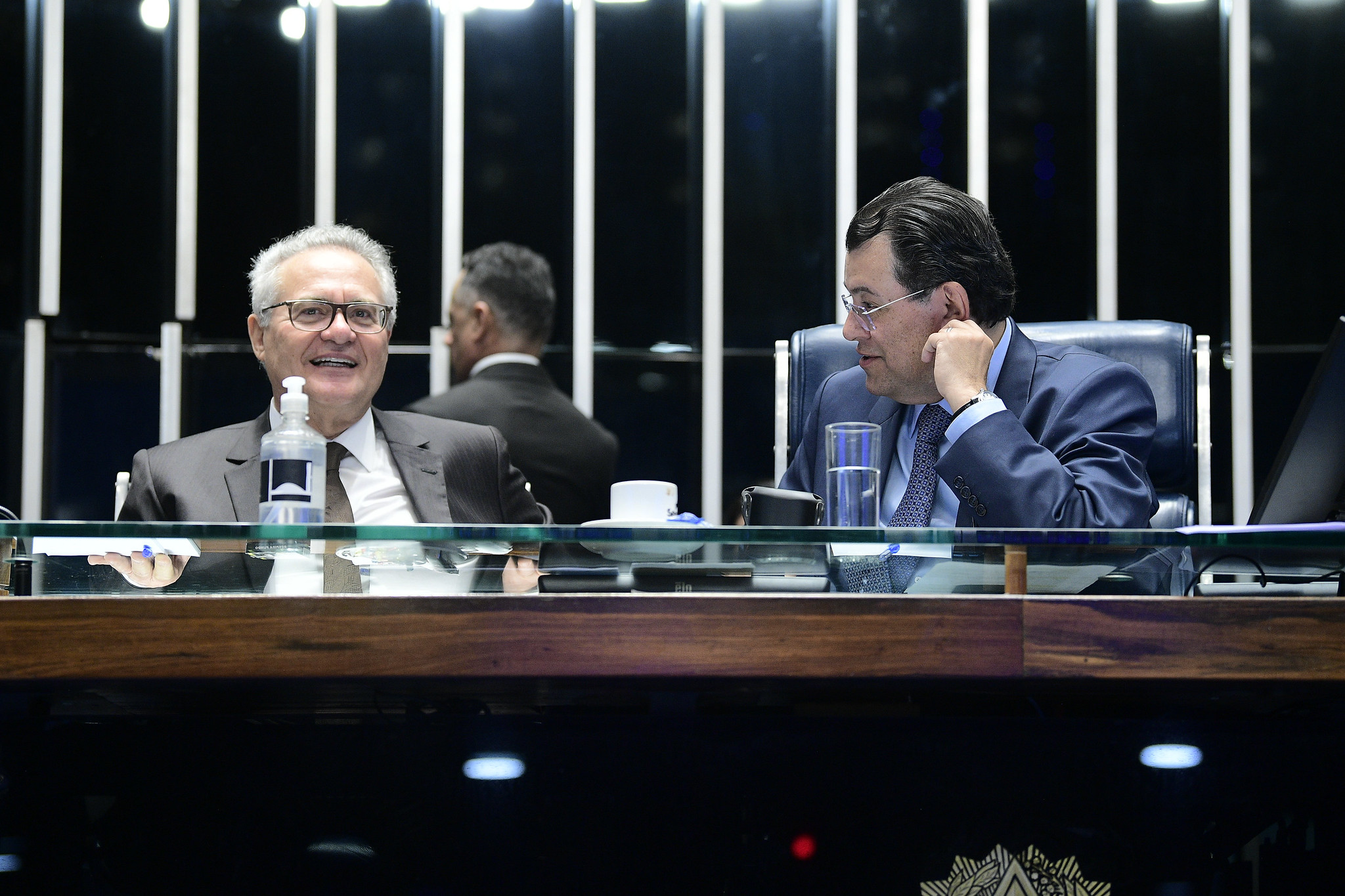 Os senadores Renan Calheiros (MDB-AL) e Eduardo Braga (MDB-AM).