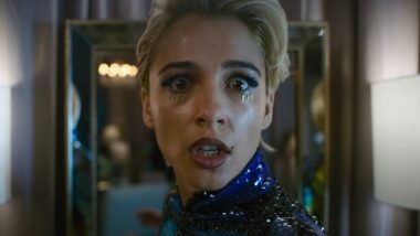 A popstar Skye Riley (Naomi Scott), principal vítima da possessão em "Sorria 2"
