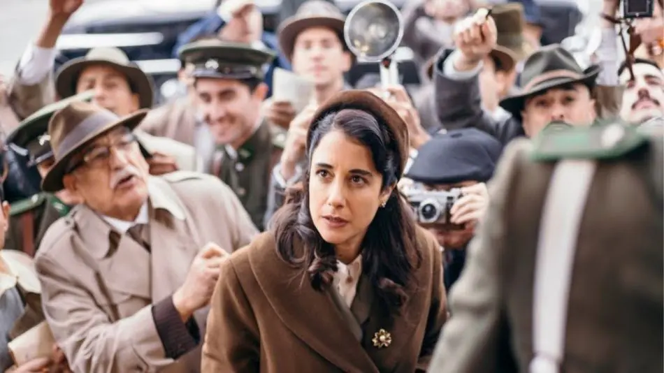 A chilena Elisa Zulueta, que interpreta a protagonista de "No Lugar da Outra"