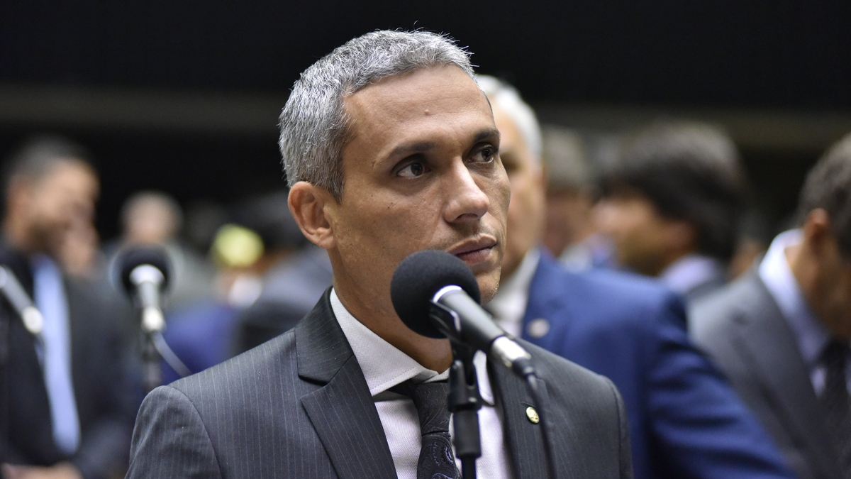 Primeira Turma do STF tornou Gustavo Gayer réu por difamação ao criticar eleição de Pacheco para a presidência do Senado.