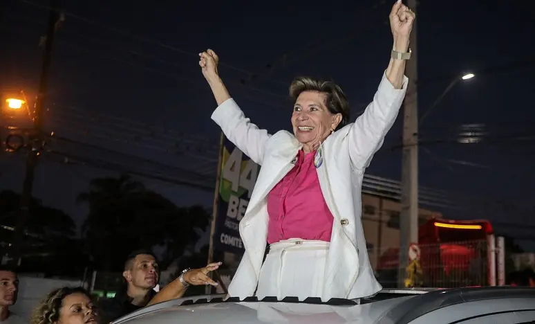 Prefeita Elizabeth Schmidt comemora a vitória em 2º turno para a prefeitura de Ponta Grossa.
