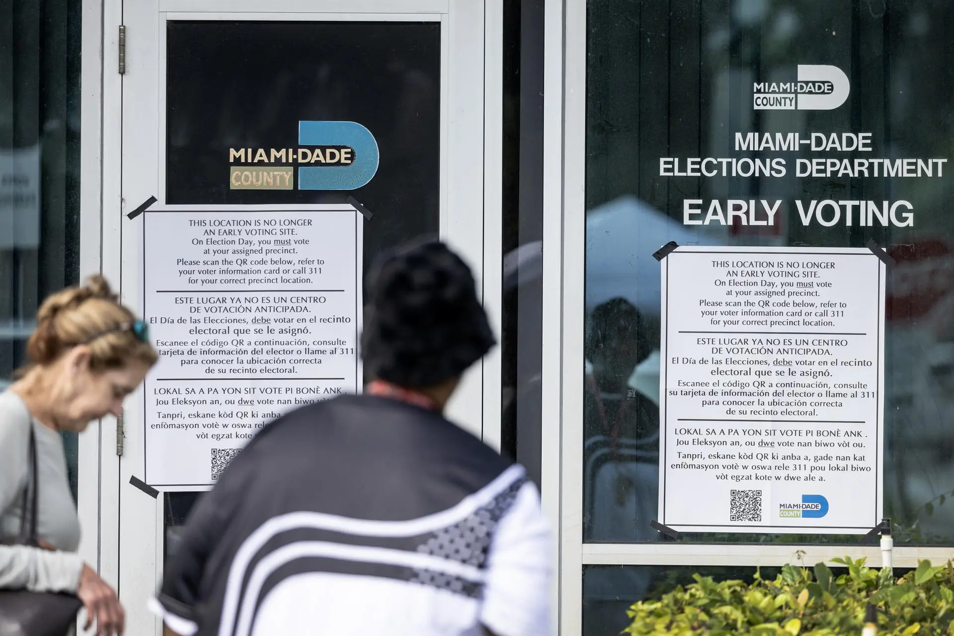 A um dia da eleição, EUA reforçam segurança em centros de votação