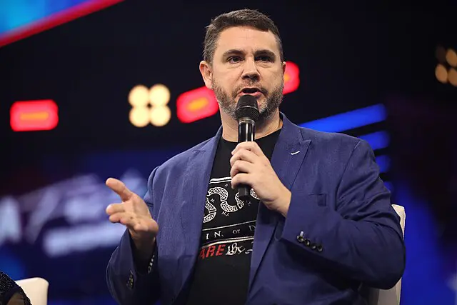 Para James Lindsay, as politicas woke são "simplesmente comunismo soviético reformulado".