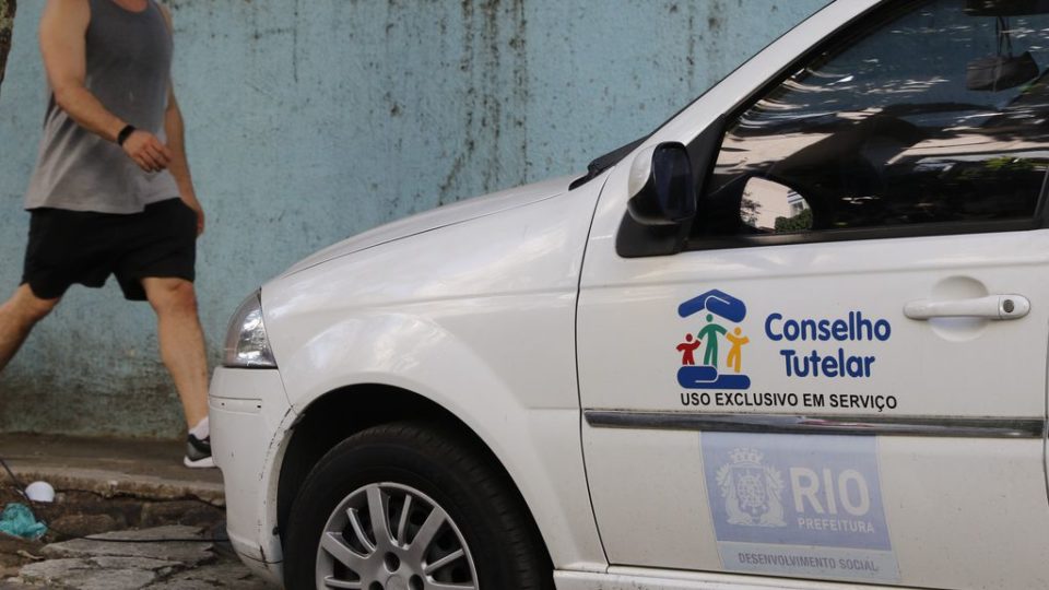 Dezenas de conservadores eleitos para trabalhar nos conselhos tutelares não assumiram seus cargos sob acusações de “abuso religioso”, incluindo a candidata mais votada do Brasil desde 1990