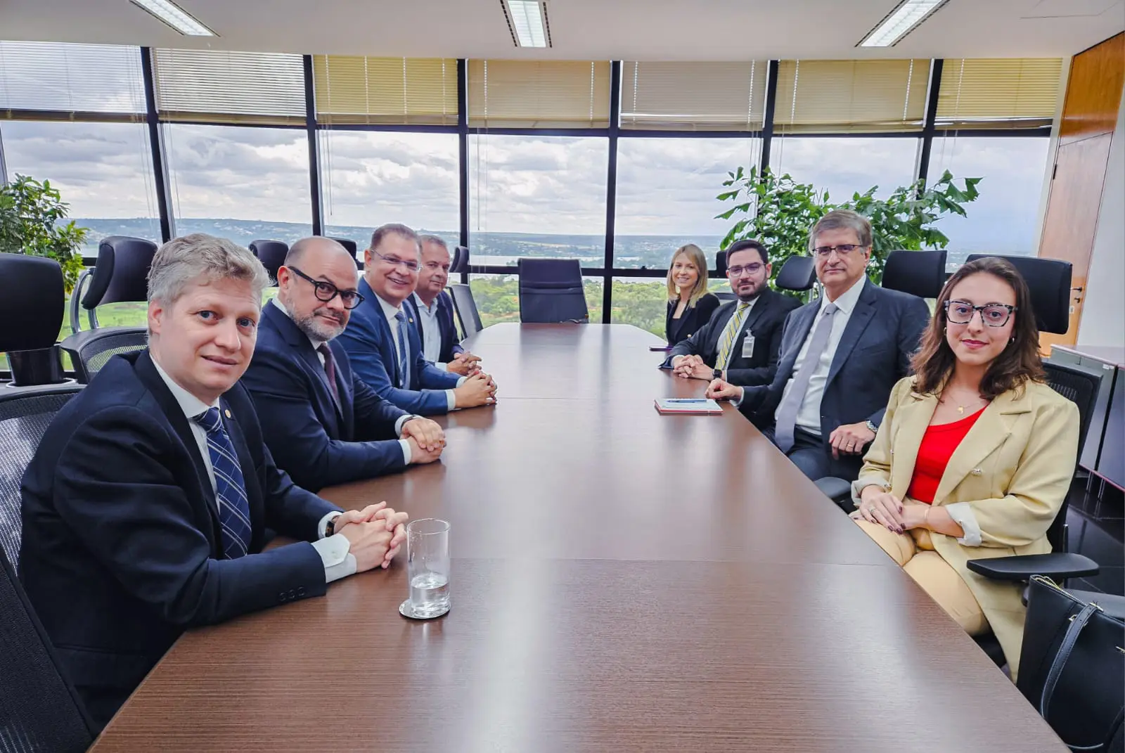 Após ser alvo de inquérito, Marcel van Hattem se reúne com Paulo Gonet para reforçar o direito à livre expressão no Congresso e a defesa da imunidade parlamentar