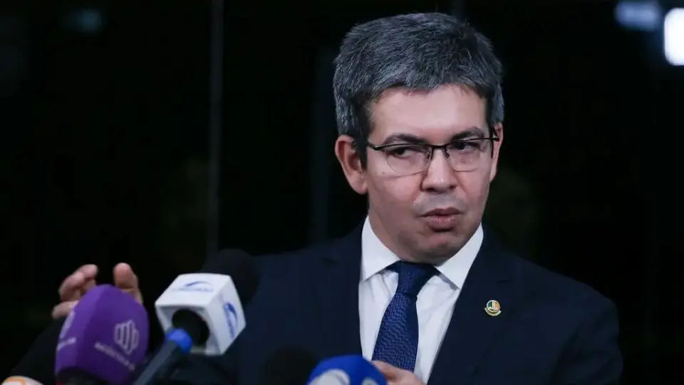 Randolfe Rodrigues quer tenta barrar direita no Senado