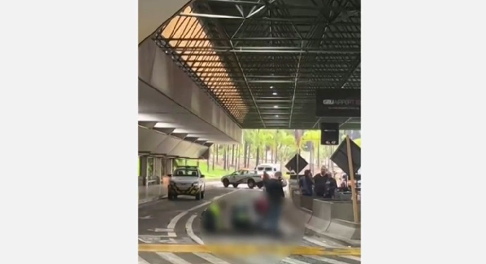 Os tiros de fuzil que mataram o empresário no Aeroporto de Guarulhos partiram de um Gol preto, que foi encontrado em uma região próxima