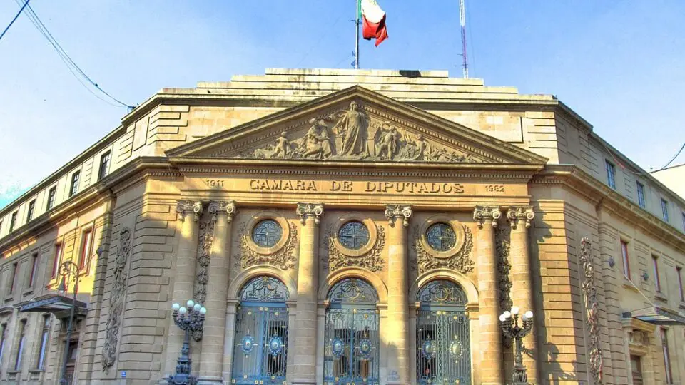 Parlamentares discutem liberar o acesso total ao aborto na capital do México