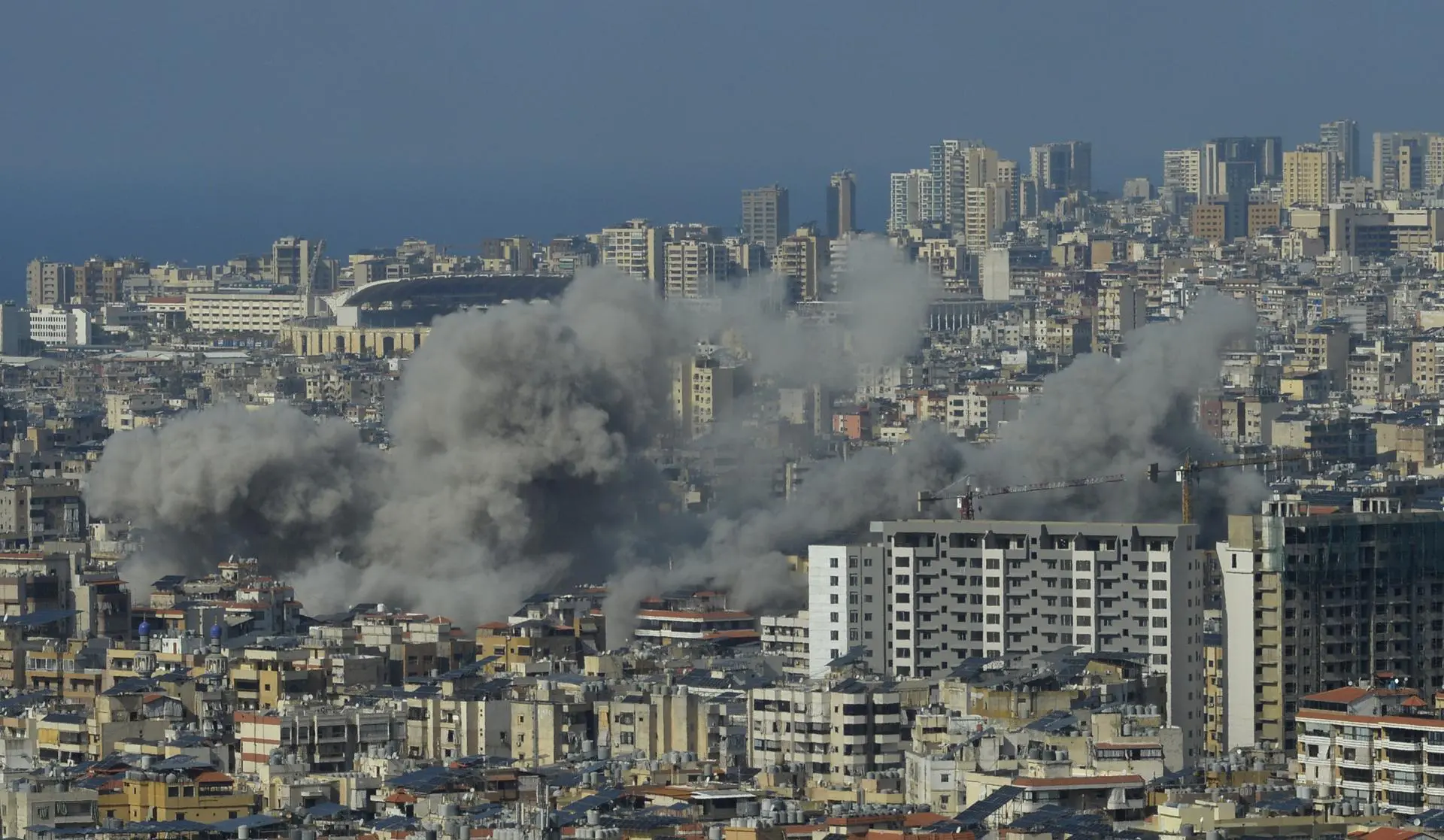 Israel destrói fábricas de armas do Hezbollah no sul de Beirute