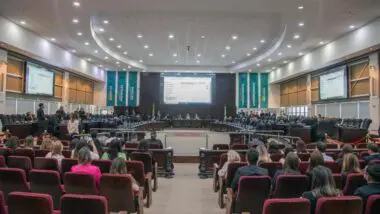 TJ-PR faz eleição a presidente da Corte